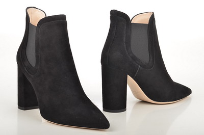 Stiefel kurz und schwarz mit Absatz